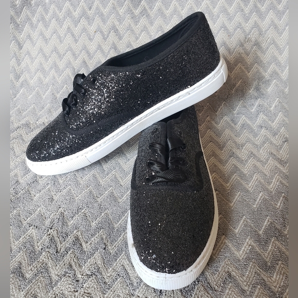 🔥2/$15 Black sparkly sneakers - Picture 4 of 6